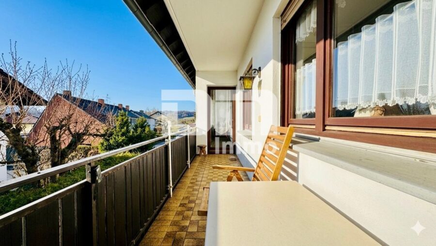 Gepflegtes 1 bis 2 Familienhaus in gesuchter Ortsrandlage mit Panoramablick - EG Balkon Panoramablick